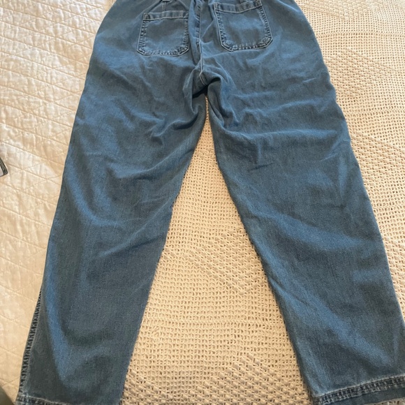 two pair of  cropped casual pants - Picture 4 of 7